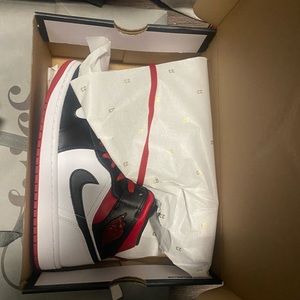 Air Jordan 1 Mid